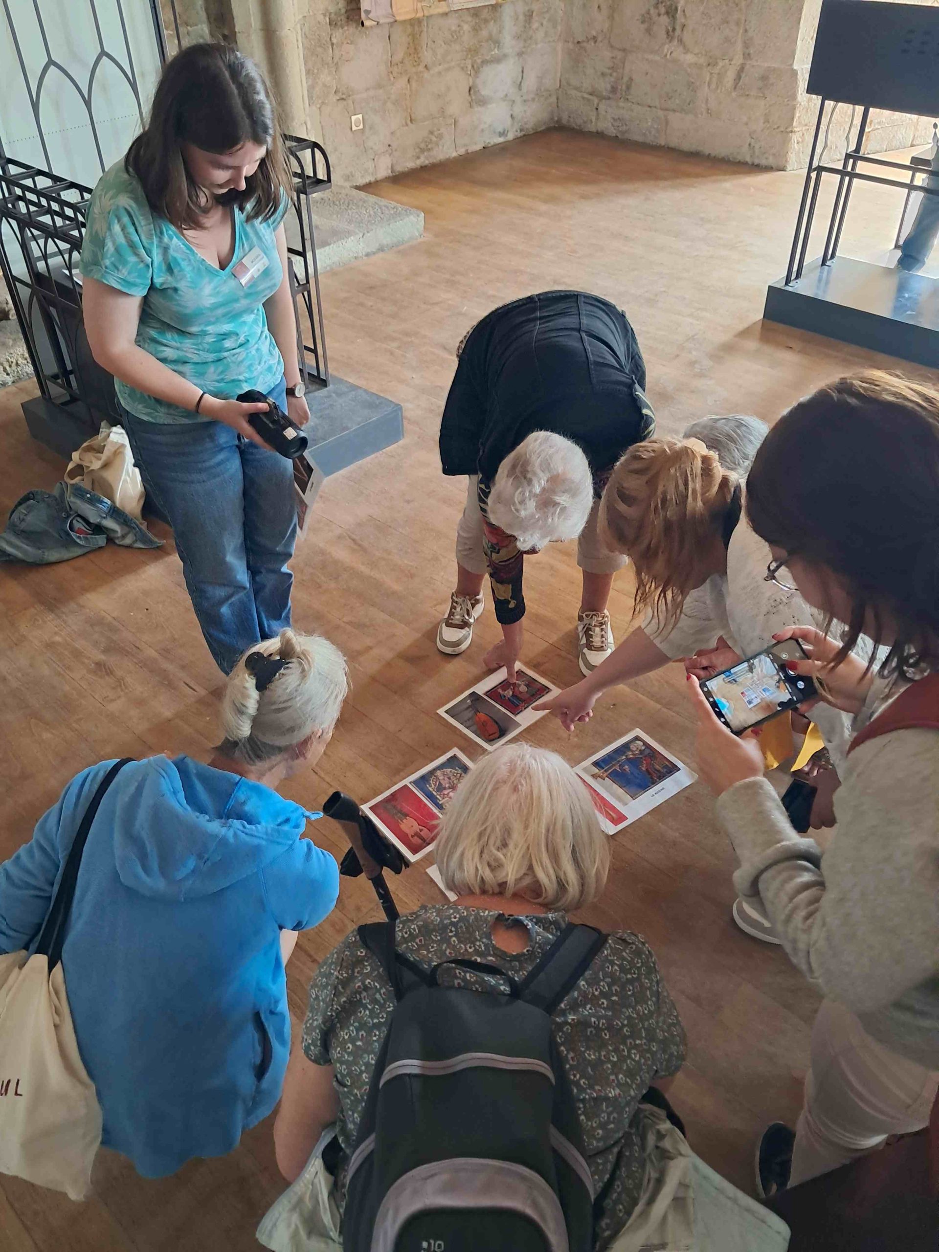 bretagne côte armor tourisme découverte culture patrimoine château histoire moyen âge visite guidée journée loisirs nocturne insolite inédit expérience famille atelier enfant jeunes visiteur atelier école college lycee education action pedagogie decouverte nuit châteaux minutes bleues experience experientielle inedit unique insolite cuisine fête musique conte son sonore chant chanter nuits etoiles observer observatoire ciel journées européennes ciel manifestation evenement evenementiel programme programmation spectacle enquête immersive sensorielle sens sensation toucher gouter ecouter voir sentir